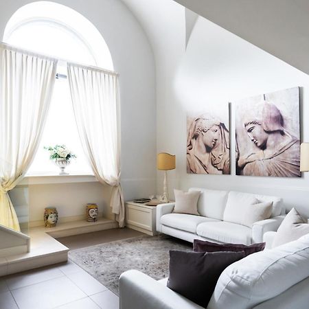 B Sicilian Charming Stay - Luxury Loft Catania-Fontanarossai nemzetközi repülőtér Kültér fotó